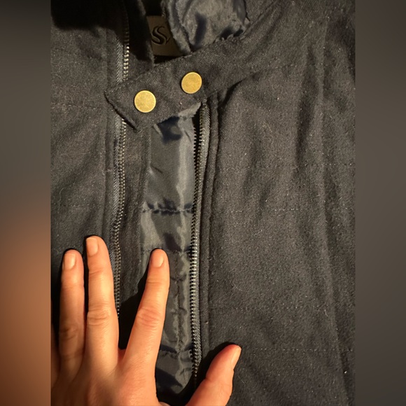 S u p e r n o v a โข quilted collared navy blue zip vest - Picture 5 of 5